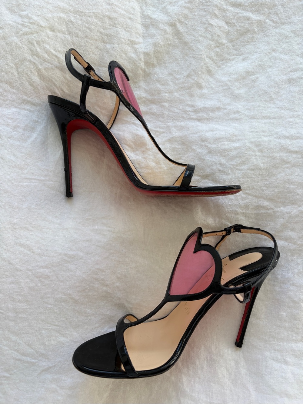 Christian Louboutin Cora Heart Patent Leather T Strap Thong Heels Black Pink - Picture 6 of 10